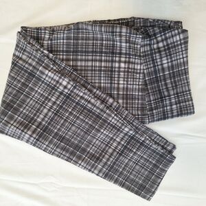 Intro LOVE thGray Plaid Leggings